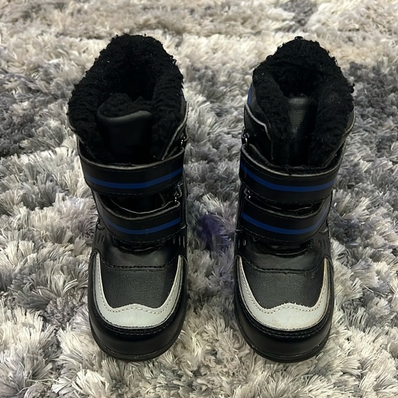Totes Winter Survivor Snow Boots - Picture 1 of 7